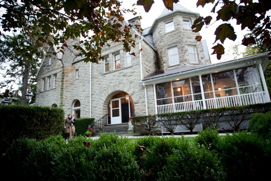 College To Sell Fountain Place, Plans New Presidential Residence