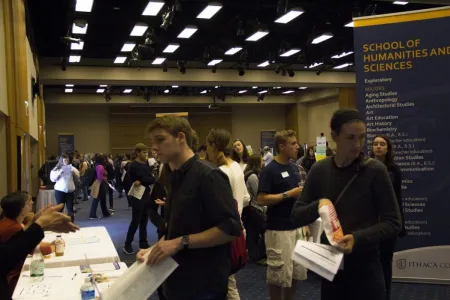 Students at Majors & Minors Fair