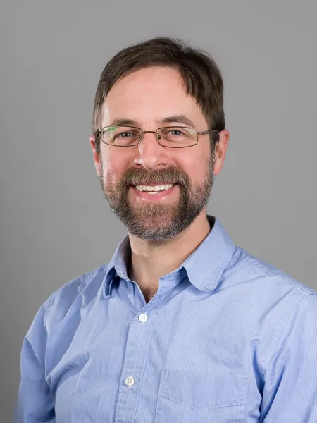 professional headshot of Aaron Weinberg