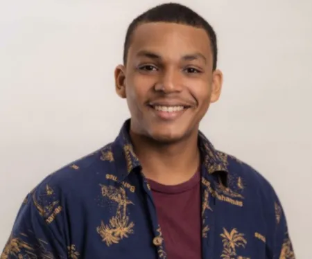 Dehron Smith headshot