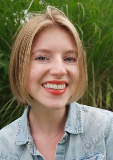 Portrait photo of Tess Le Moing