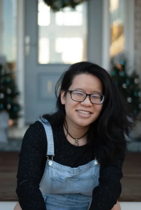 Vivian Goldstein Headshot