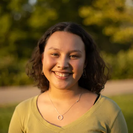 Grace Azaula Headshot