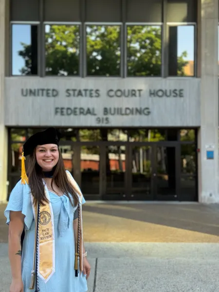 Ellie Holleran Taranto, Politics '17