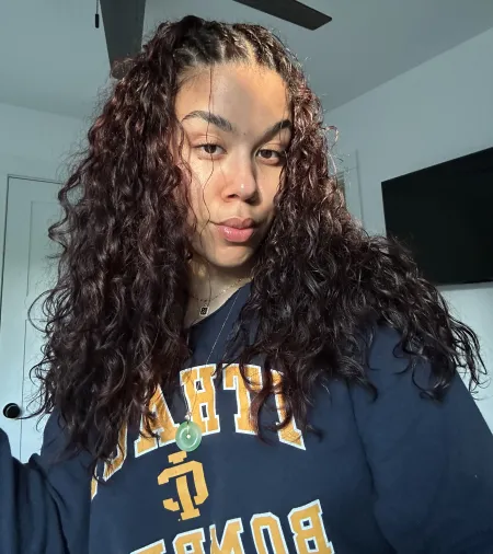 Photo of Aysia posing