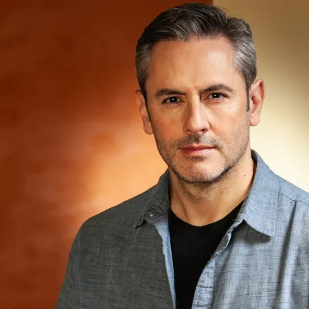 Victor Wallace headshot