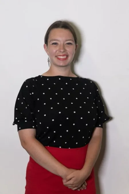 Claudia Homiski ('26)