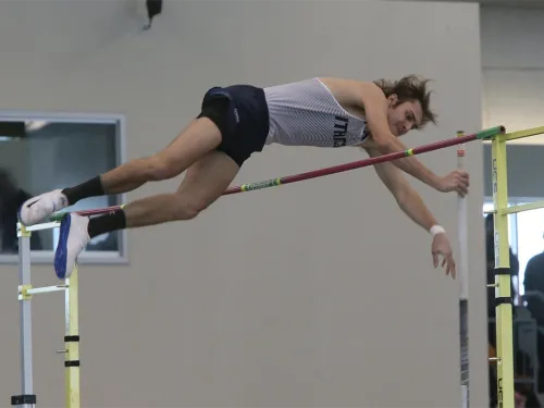 Jakob Markwardt ’19 pole vaulting
