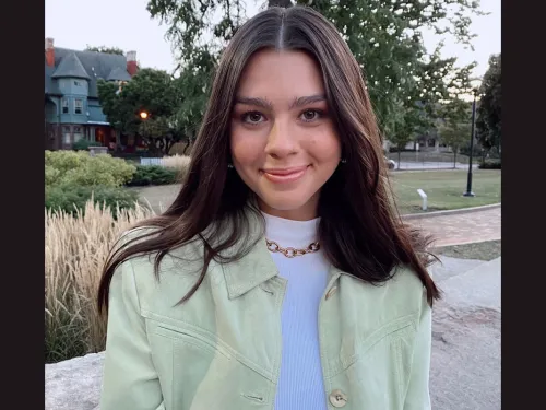 Denielle Newman Headshot