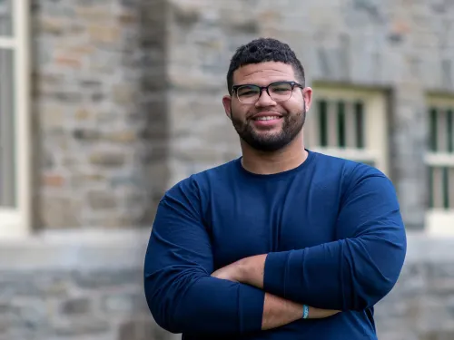 Geoff Bell ’18 uses his creative talents, drive, and adaptiveness to visually represent collegiate athletics.