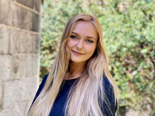 Meg Tippett Headshot