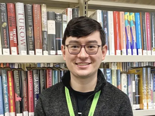 Headshot of Thomas Pettitt