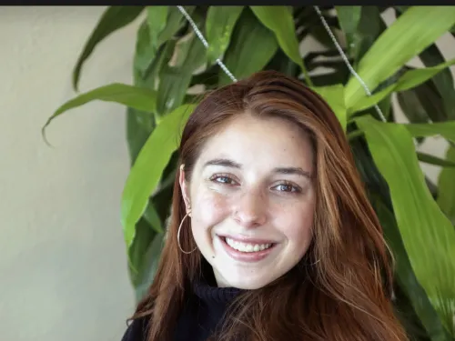 Taylor Yowan Picture