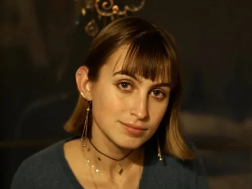 Portrait of ‘24 Grad Olivia Kayes