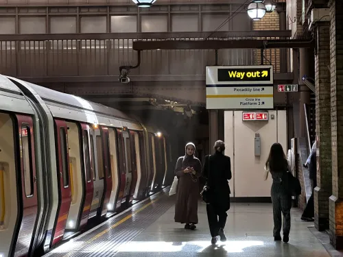Underground tube platform
