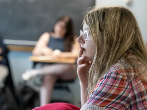 Student in Slow Read