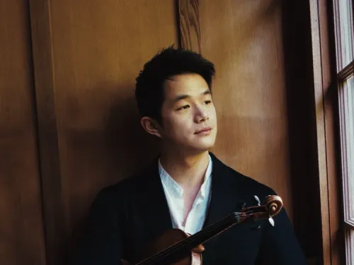 Lun Li, violin