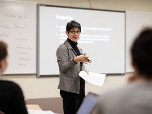 Professor Maria DiFrancesco teaching a spanish lecture.