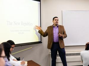 Professor Gustavo Licon teaching Post-Colonial Latin America Republics class