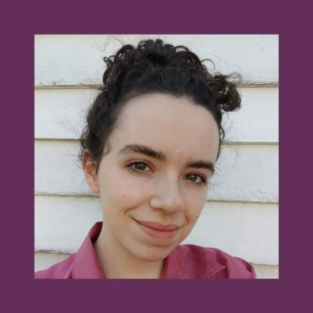 Headshot of Mae McDermott ('21). 