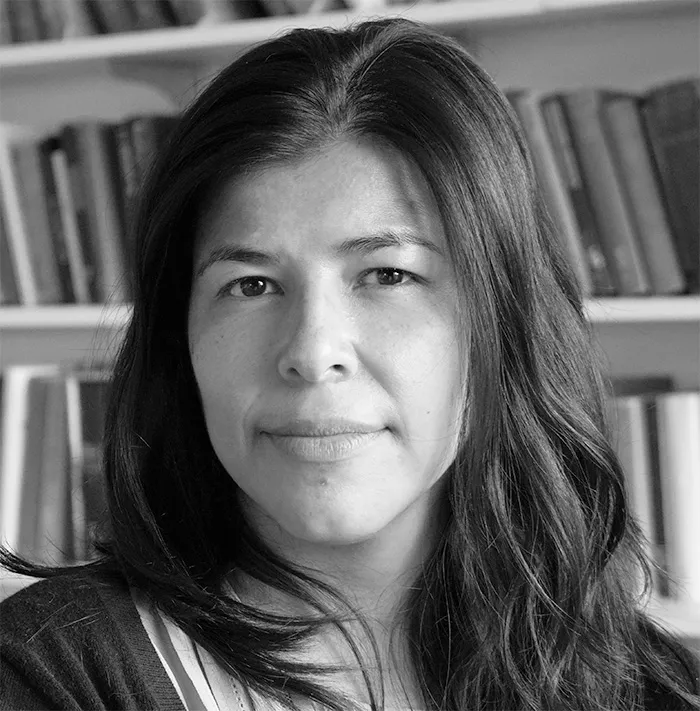 Headshot Paulina Velázquez with long black hair