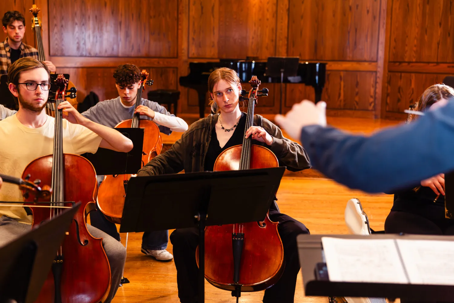 students in orchestra