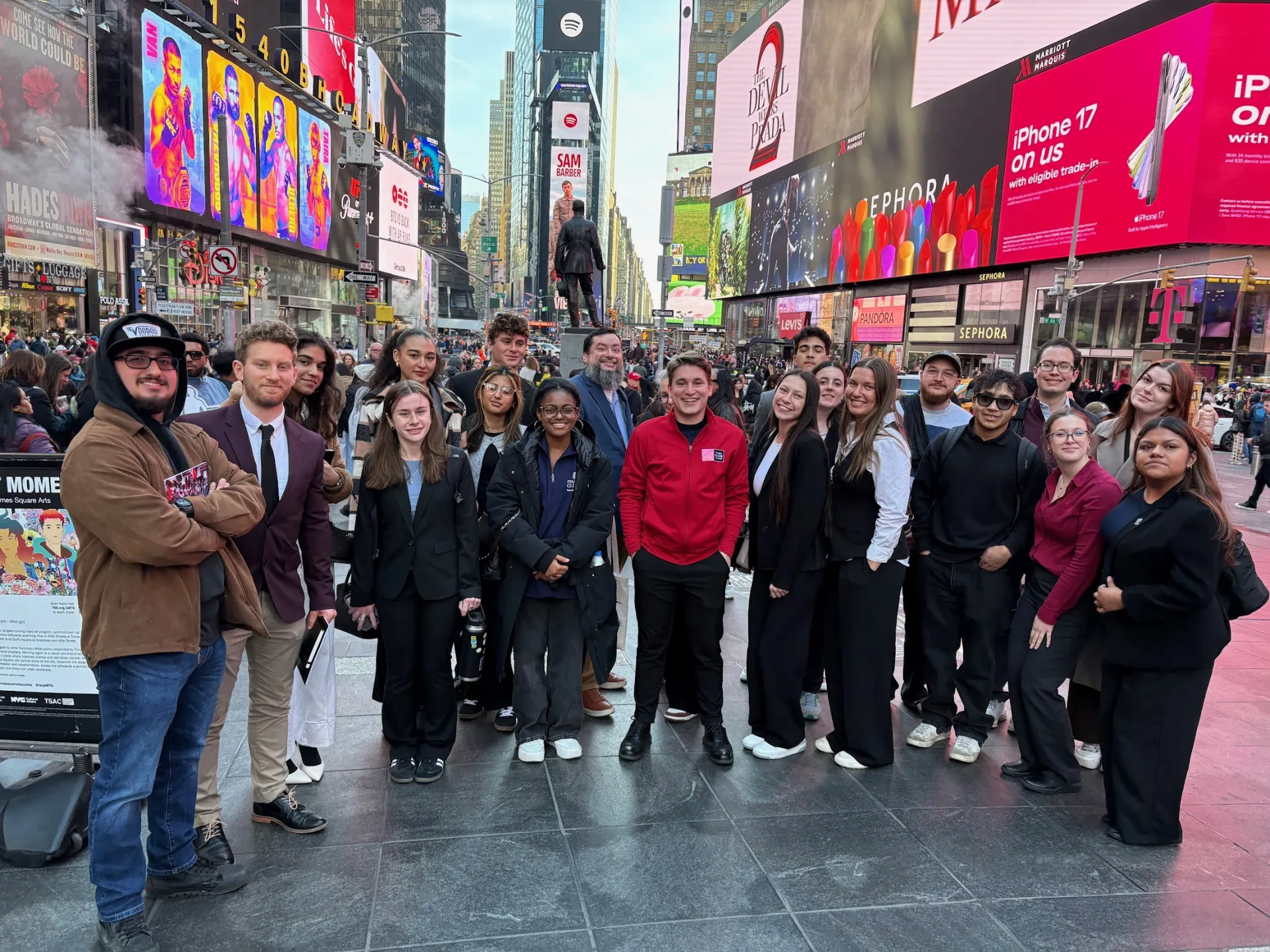 In a full circle moment, Varga hosts IC's business students in a Meet The Firms trip
