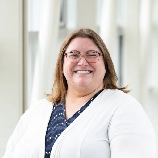 Laura Davis Headshot